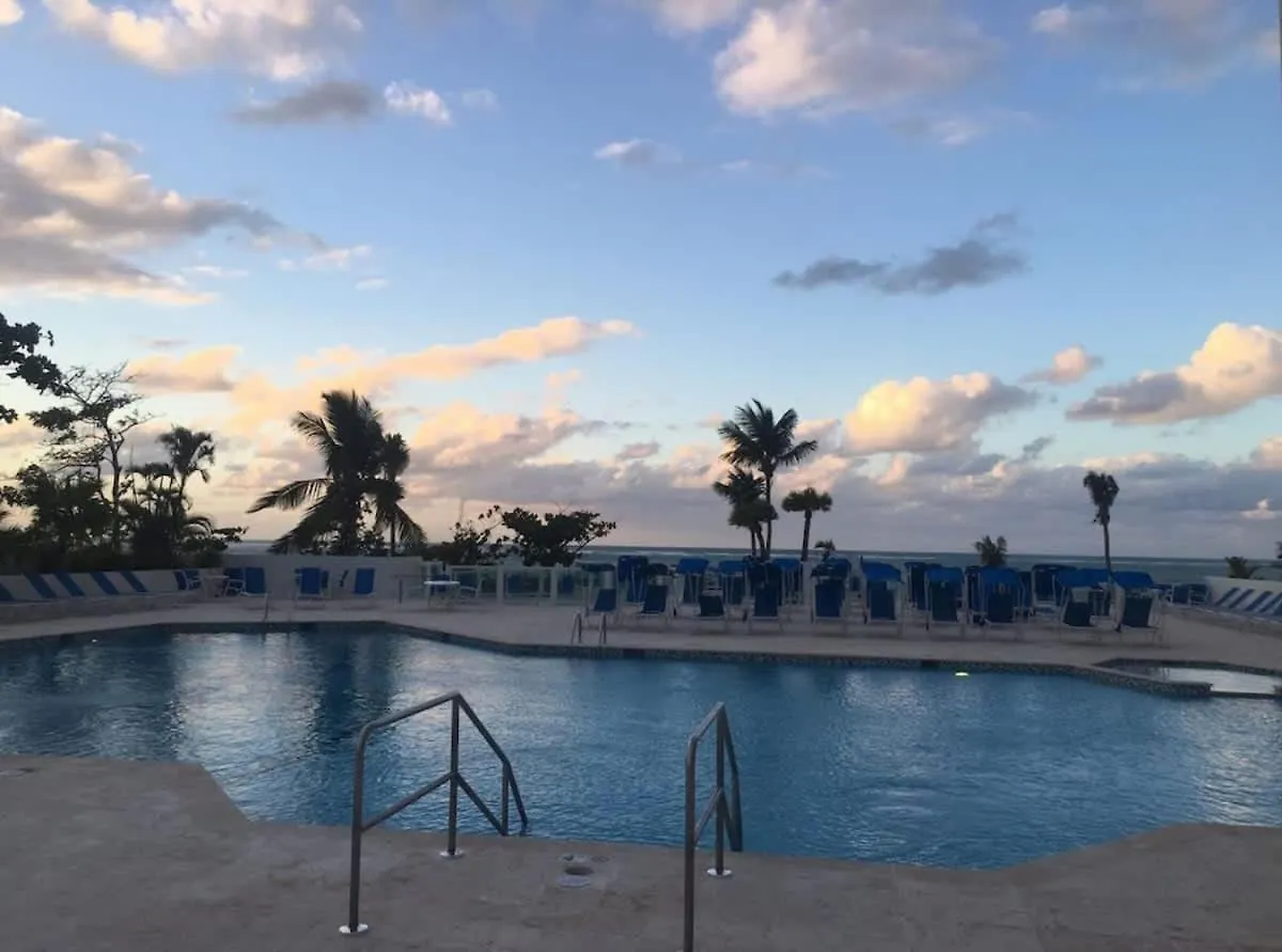 Steps From The Beach - Dining & Nightlife Nearby San Juan Puerto Rico