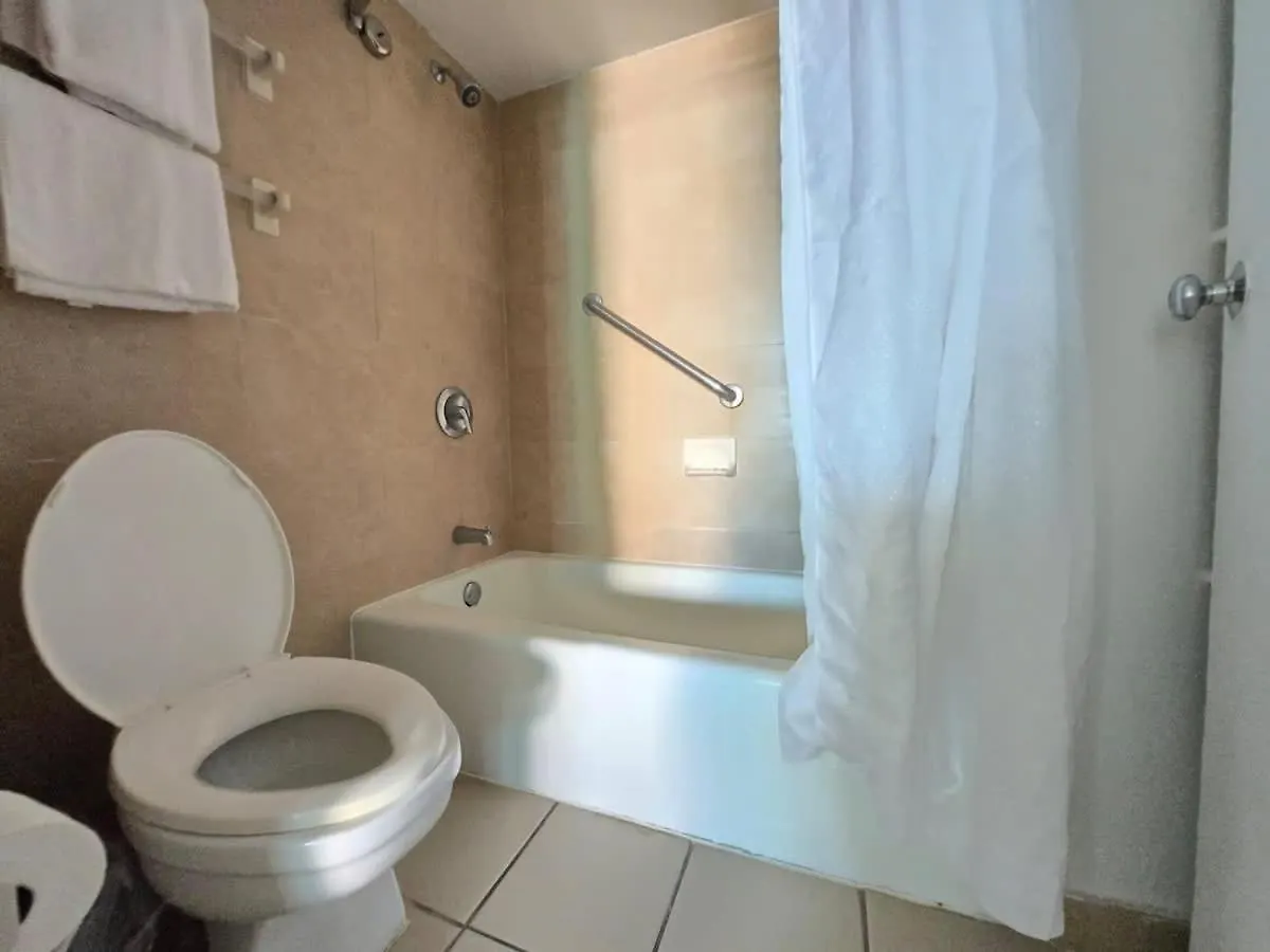Apartment Steps From The Beach - Dining & Nightlife Nearby San Juan