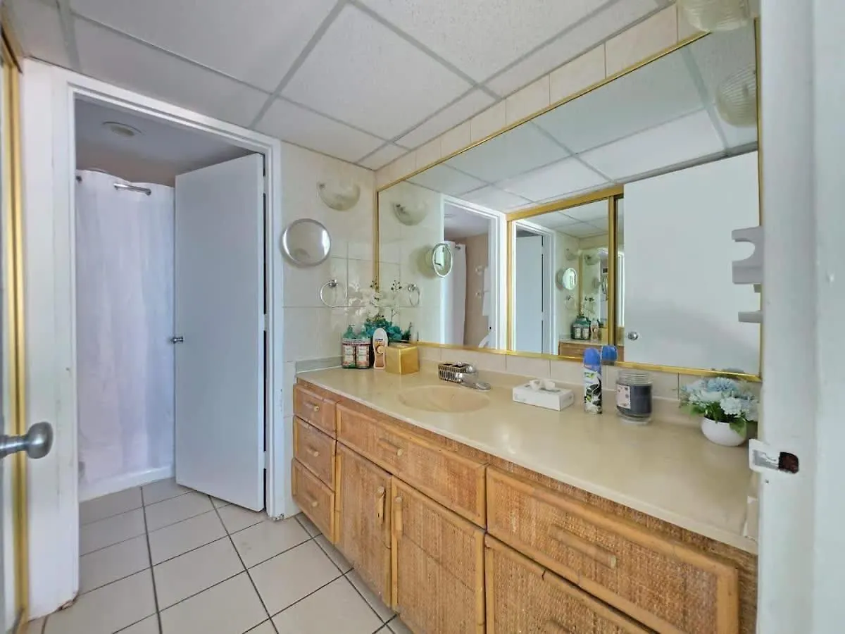Steps From The Beach - Dining & Nightlife Nearby San Juan Apartment