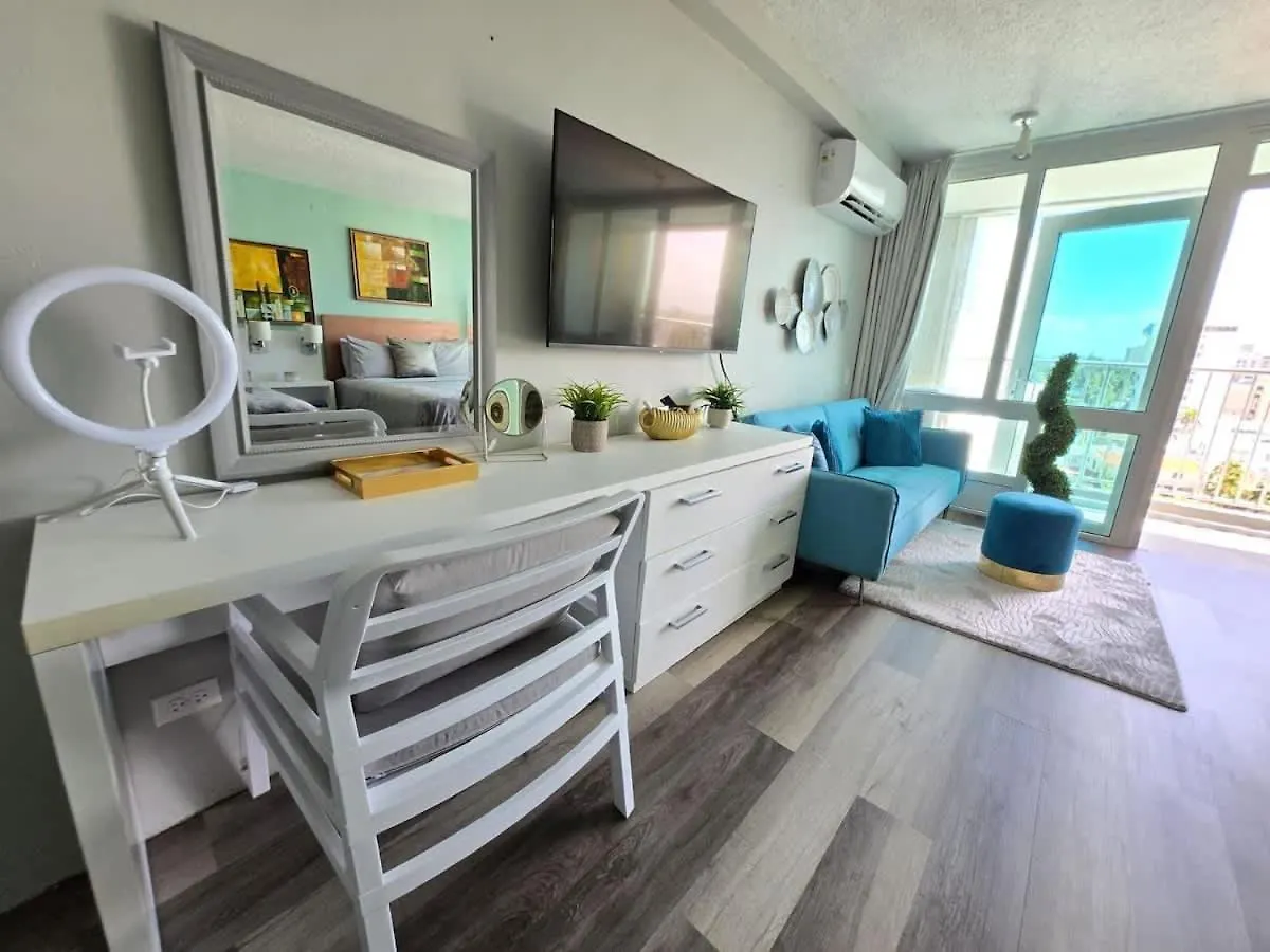 Steps From The Beach - Dining & Nightlife Nearby San Juan Apartment