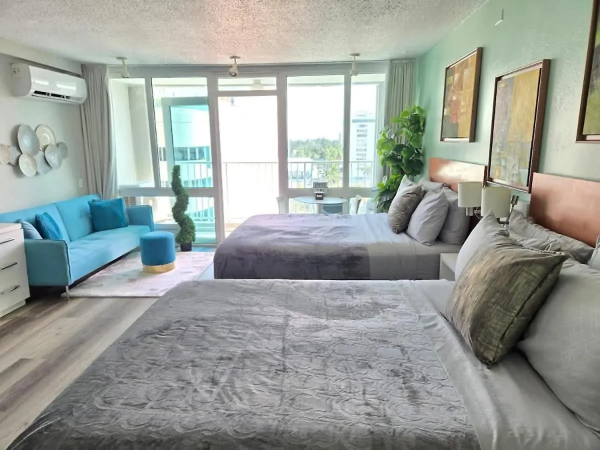 Steps From The Beach - Dining & Nightlife Nearby San Juan