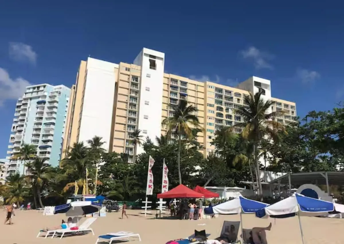 Steps From The Beach - Dining & Nightlife Nearby San Juan Apartment